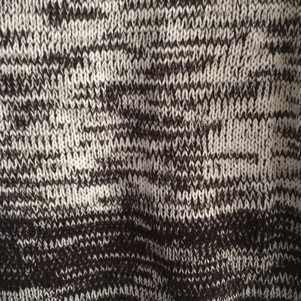Oversized Sweater. - Picture 3 of 3